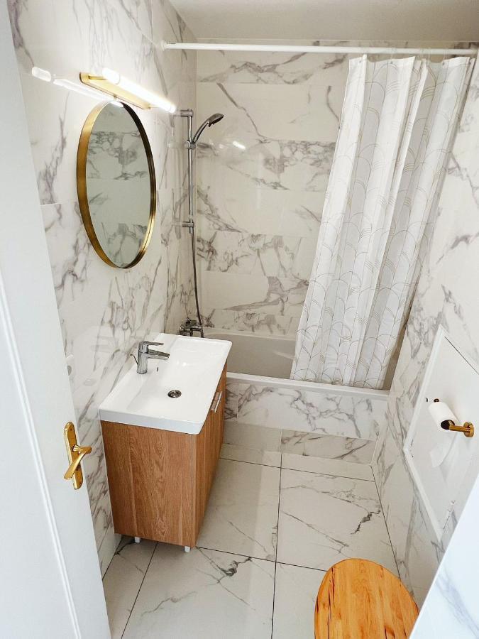 Apartment Near Subway And Supermarket باريس المظهر الخارجي الصورة