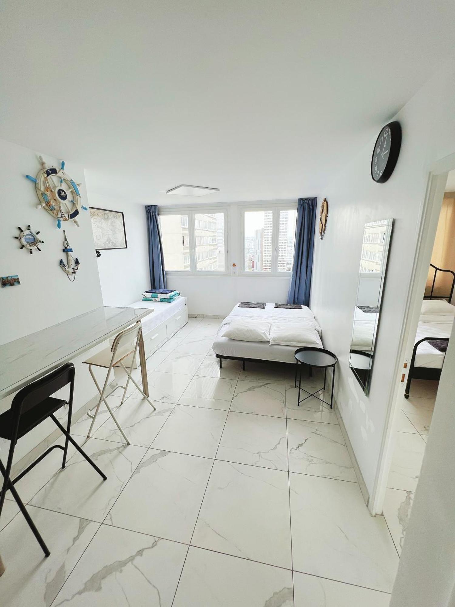 Apartment Near Subway And Supermarket باريس المظهر الخارجي الصورة
