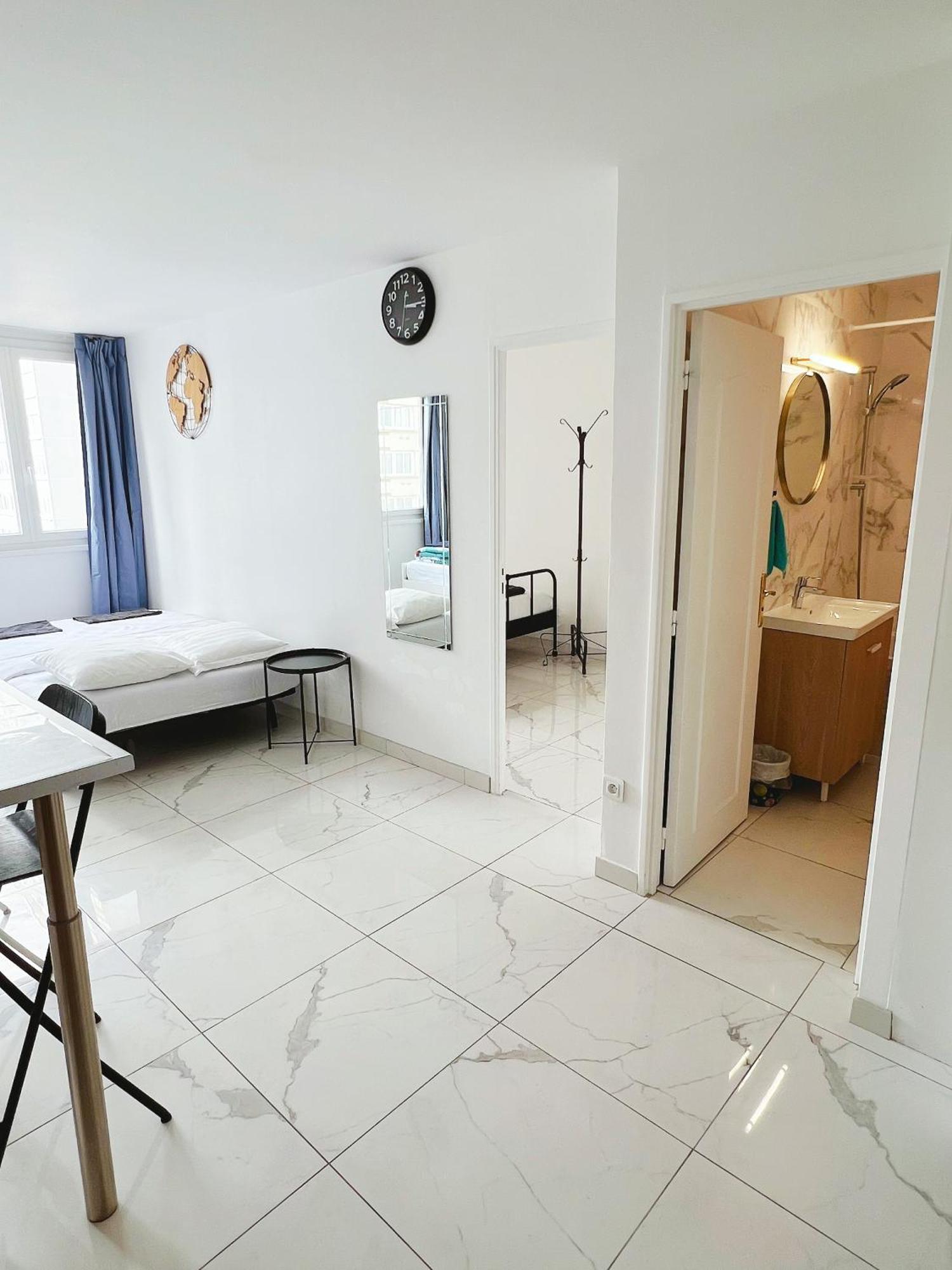 Apartment Near Subway And Supermarket باريس المظهر الخارجي الصورة